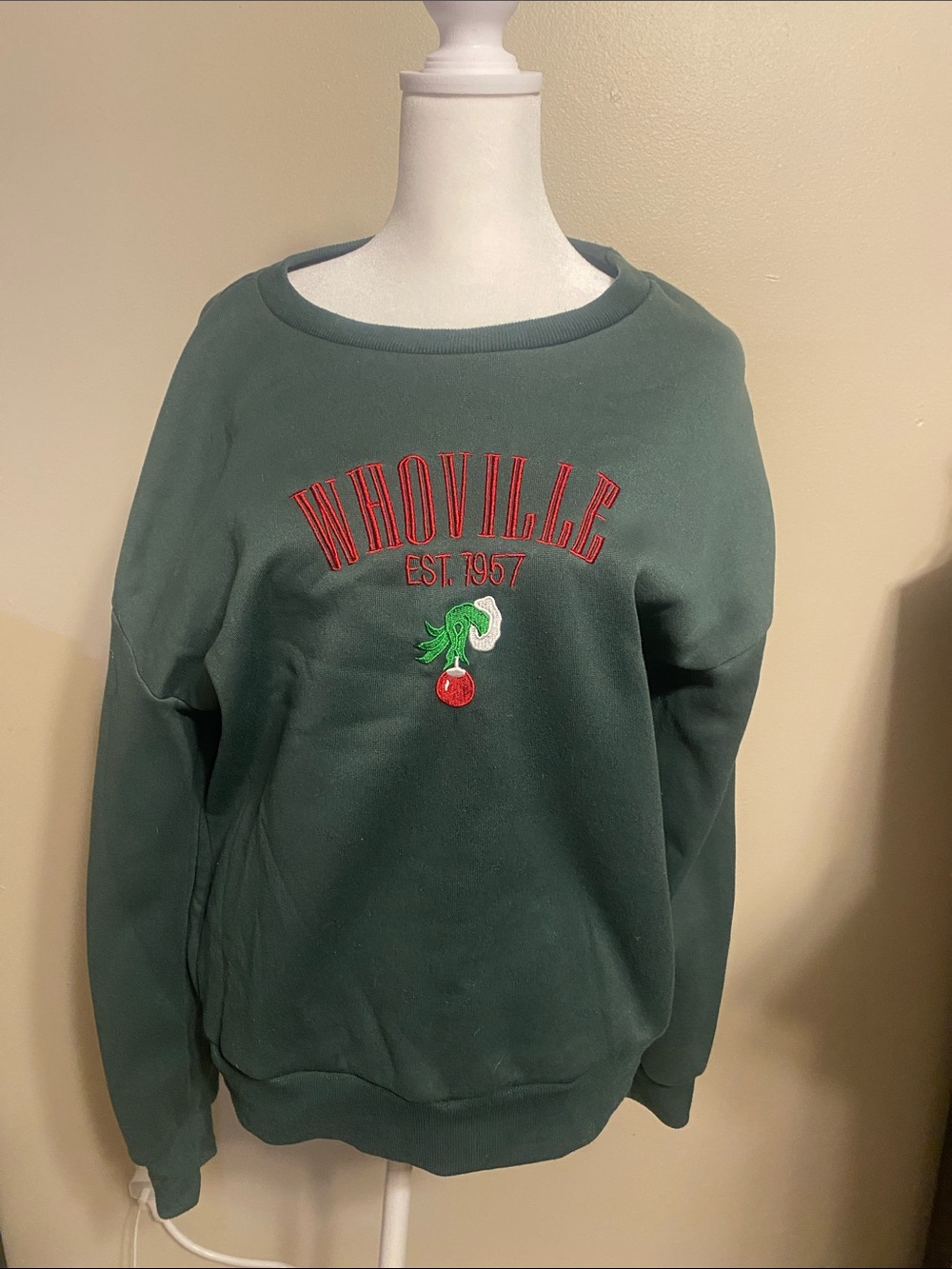 SHEIN Green Crewneck Sweatshirt with Red Whoville Embroidery